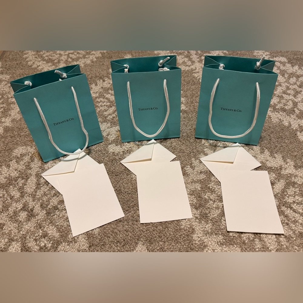 Tiffany & Co. Signature Blue Gift Bag/Gift Card💙
